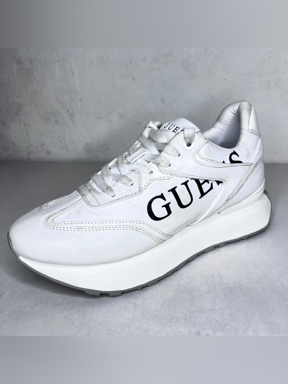 Guess SINGLE LEFT SHOE ONLY White Leather Textile Logo PLATFORM Sneaker